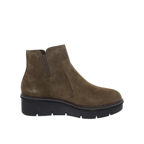 Clarks Women Airabell Zip Dark Olive Suede Ankle Boot Size 6M - Picture 1 of 11